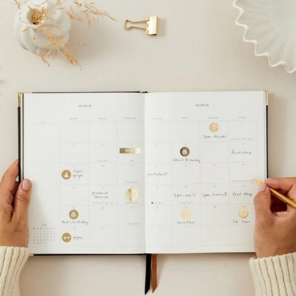 ❤️BUY 2 GET 1 FREE 2026 Tortoise Weekly Planner, Retail $39.95 USD - Picture 14 of 16